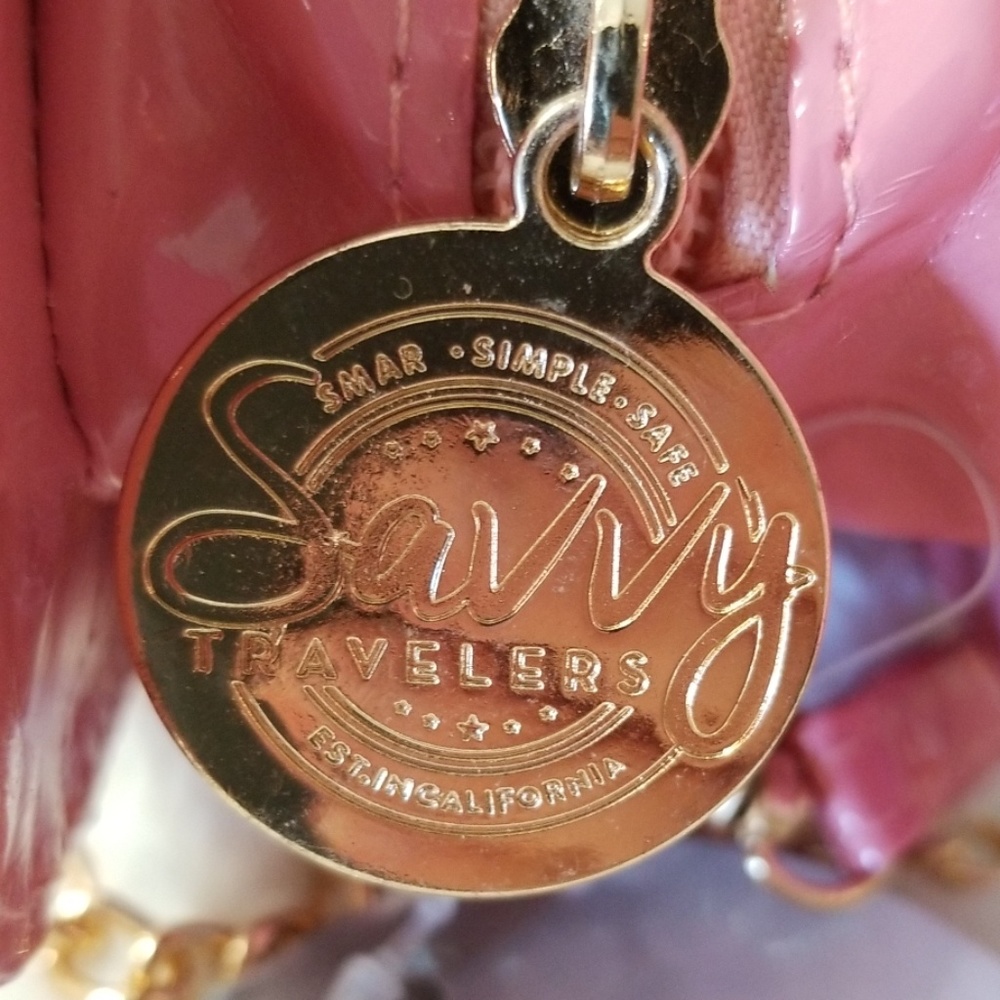 Savvy Travelers Smile Hi Clutch Pink Lips Purse - Picture 3 of 8